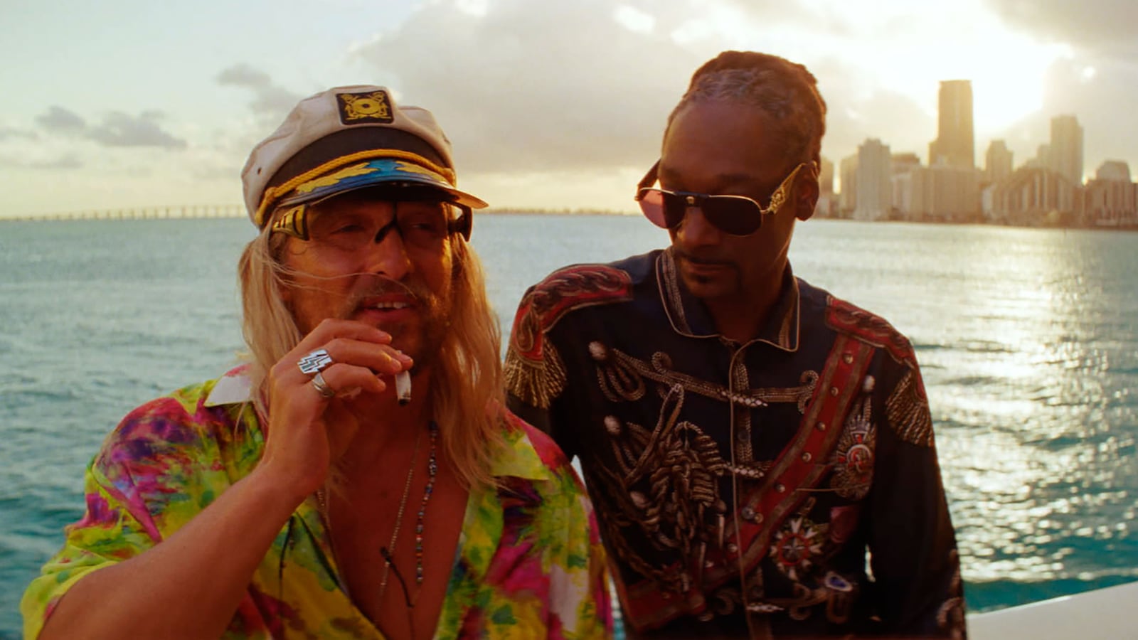 190329-schager-the-beach-bum-hero_mvfwou