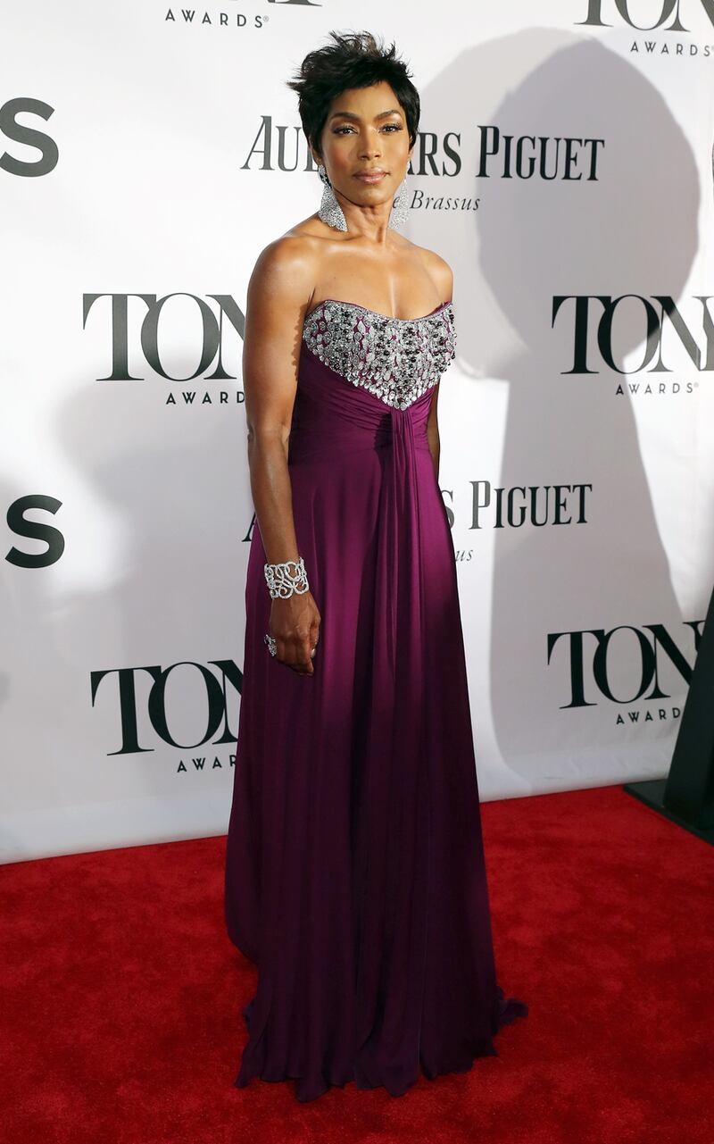 galleries/2013/06/09/tony-awards-red-carpet-2013-neil-patrick-harris-more-photos/130609-tonys-bassett_hzrotm