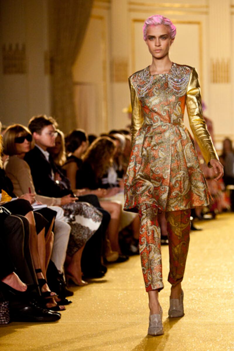 galleries/2011/09/12/new-york-fashion-week-spring-2012-day-4-photos/fashion-wrap4-thakoon_qizkdw