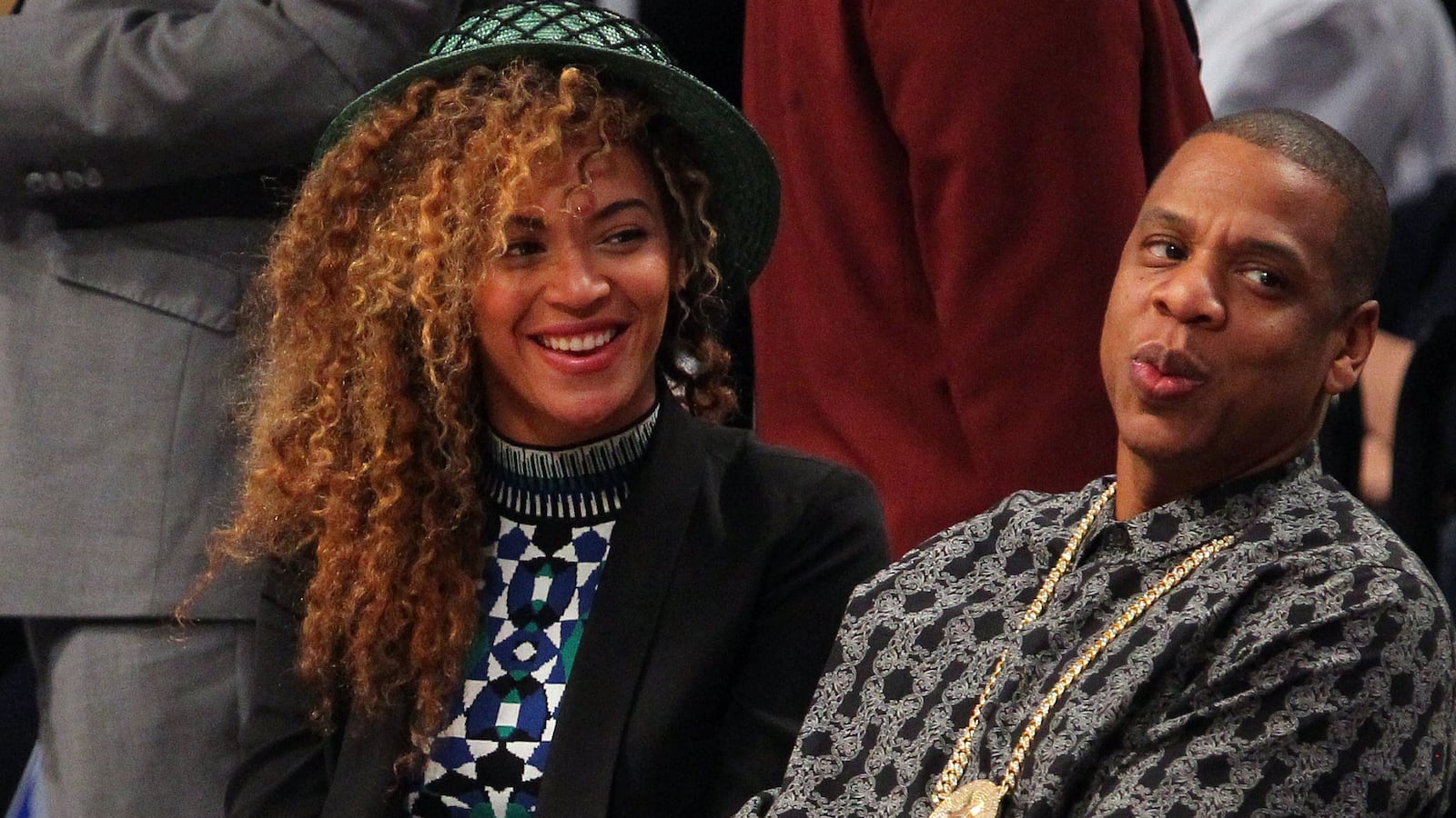 articles/2014/04/12/word-is-bond-an-ex-con-explains-the-5-percenters/140411-genis-five-percent-tease_wodr47