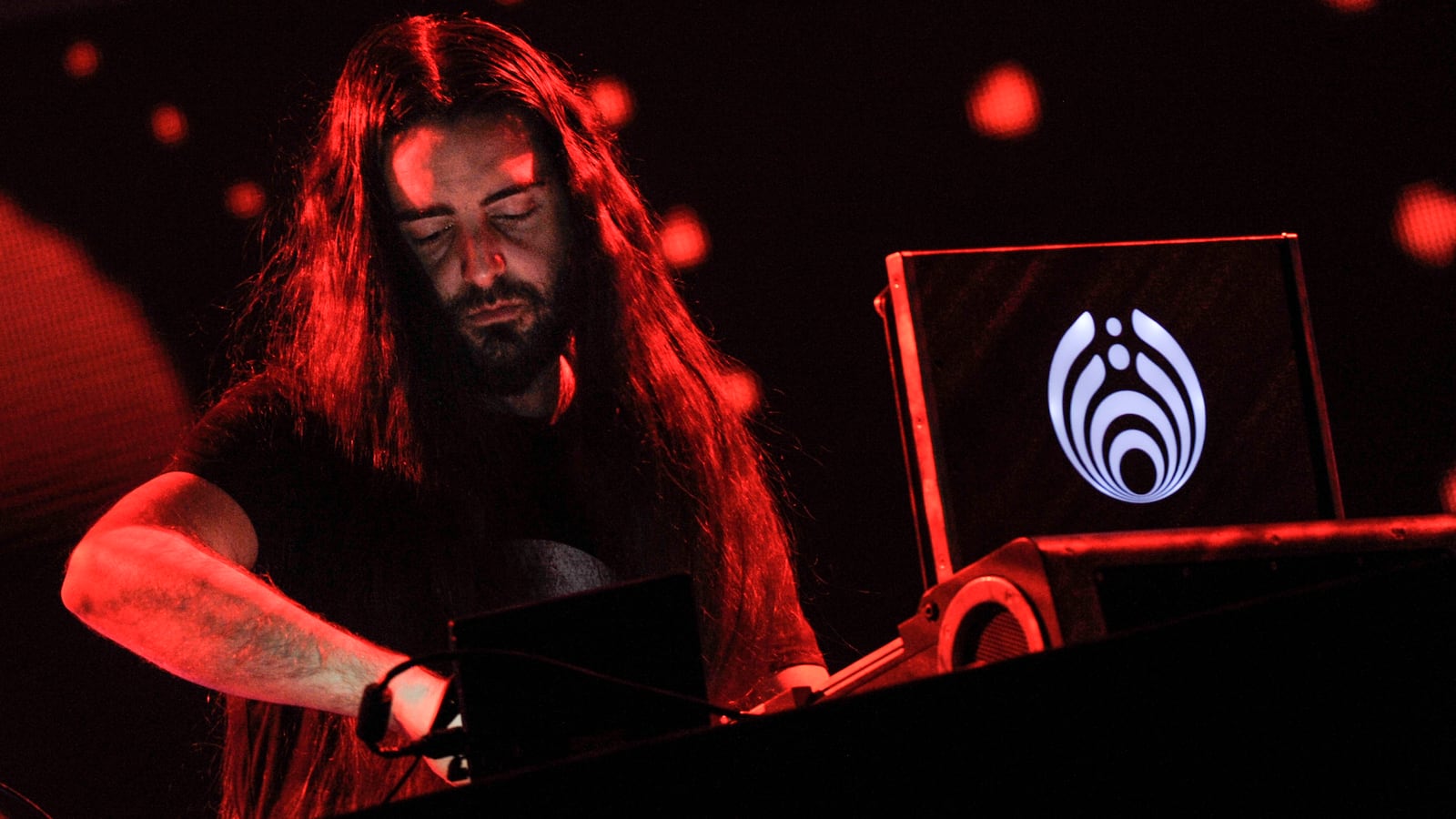 210308-roundtree-bassnectar-tease_uvejjw