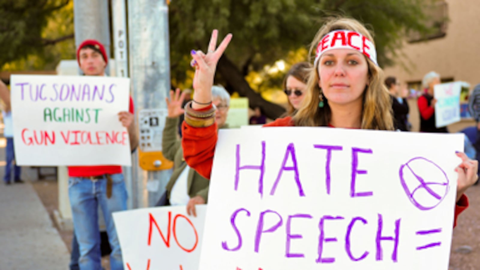 articles/2011/01/11/vitriol-and-hate-its-not-to-late-to-change-the-media/lipman-media-hate_152247_e3dmis