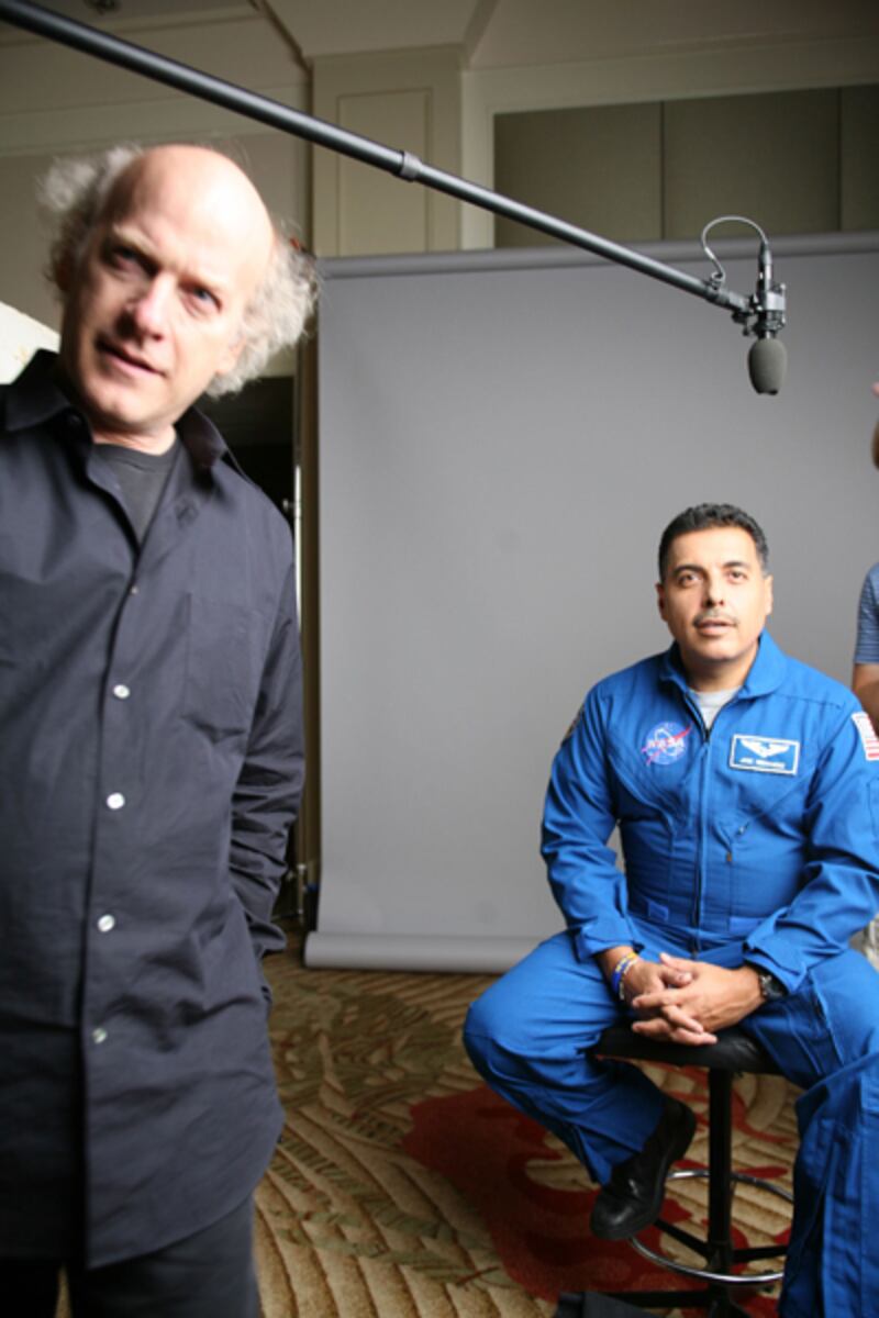 galleries/2011/08/19/timothy-greenfield-sanders-the-latino-list/latino-list-hernandez-backstage_khgdap