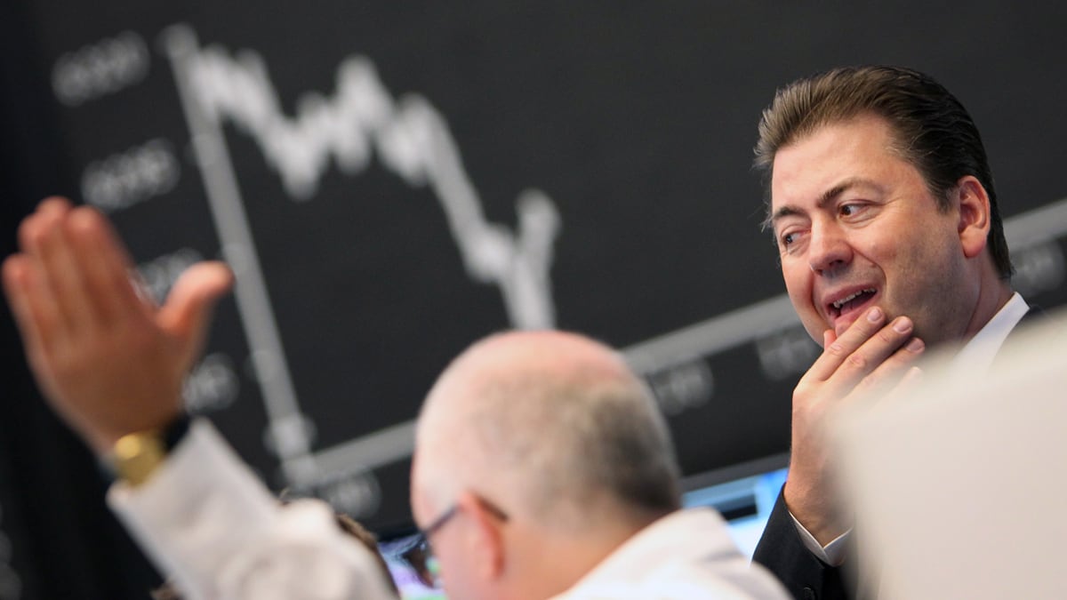 cheats/2012/08/01/volatile-stocks-rock-u-s-market/stock-market-volatile-after-greek-election-cheat_rwijpv