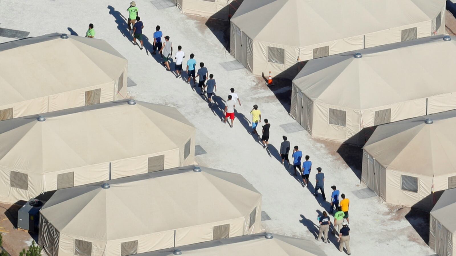 180730-federal-judge-immigrant-kids-cheat_isul2d