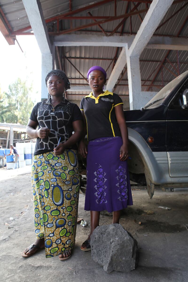 galleries/2014/06/06/victims-no-more-congo-s-badass-women-mechanics-photos/140605-congo-mechanics1_bilkg4