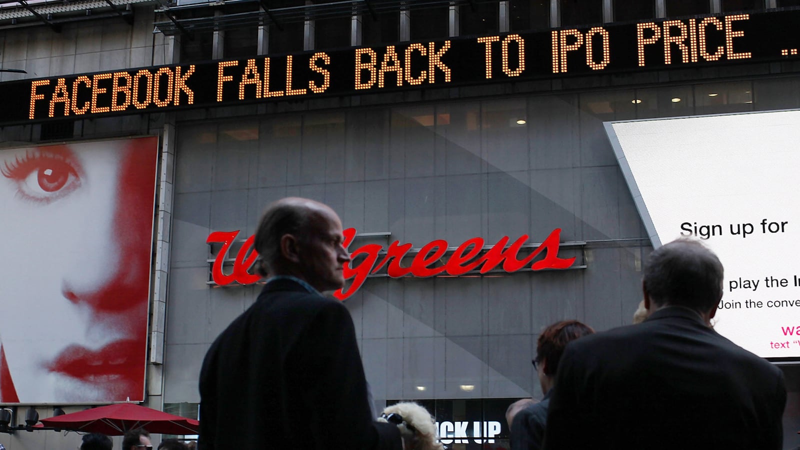 articles/2012/05/19/don-t-de-friend-facebook-yet-it-s-ipo-might-not-mean-trouble-ahead/facebook-karabell-future-embed_biykfj