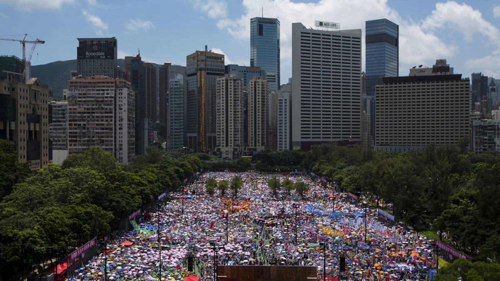 cheats/2014/08/18/anti-democracy-protest-in-hong-kong/140815-beijing-protests-cheat_k1gkko