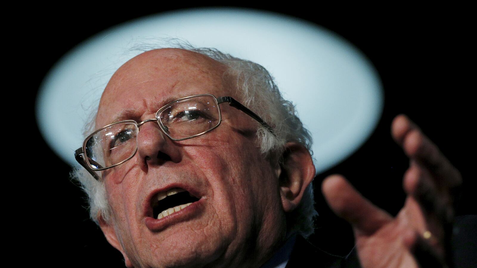 articles/2016/02/26/how-bernie-sanders-paves-the-way-for-a-muslim-president/160225-obeidallah-sanders-tease_krlhda