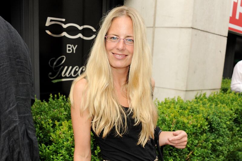 articles/2012/05/28/harry-s-ex-girlfriend-s-father-commits-suicide/astrid_keebiu