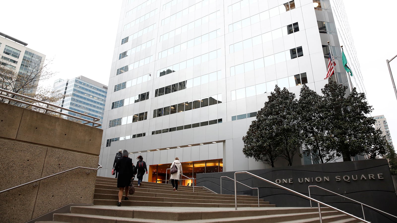 180326-hines-russia-consulate-tease_btueik