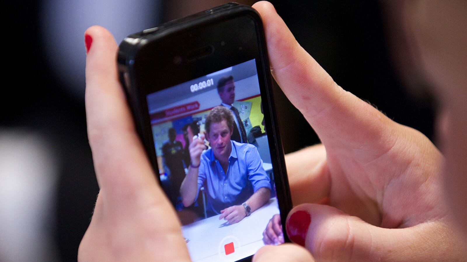 articles/2014/07/21/prince-harry-annouces-i-hate-twitter/harry-social_ttjx2p