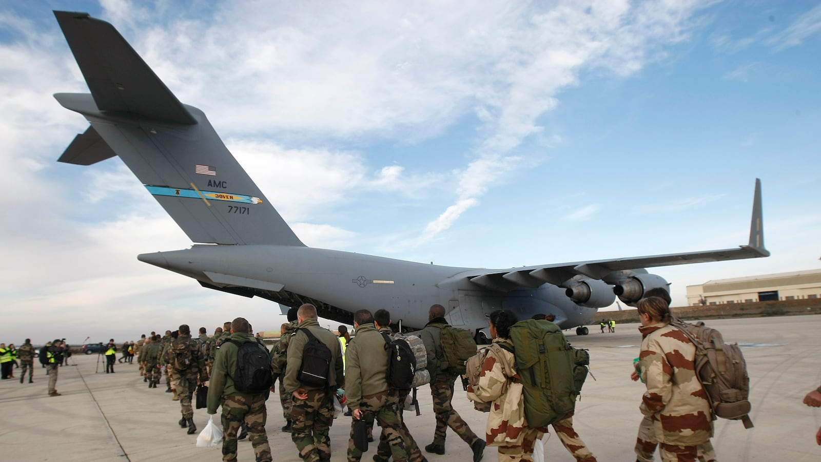 cheats/2013/01/28/u-s-niger-sign-military-agreement/130127-us-aid-mali-cheat_ntwpzq