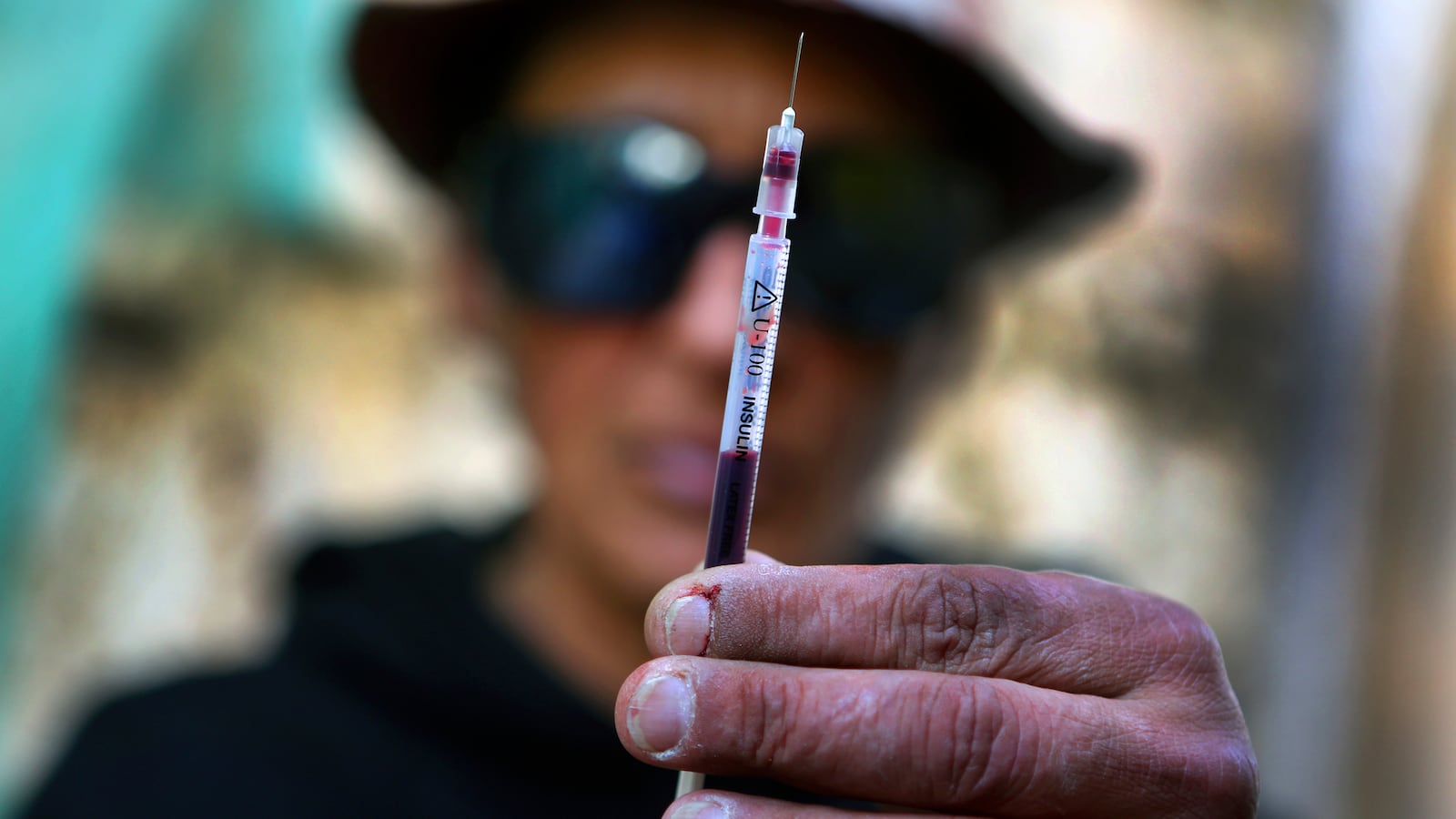 cheats/2016/01/08/city-heroin-killed-more-than-car-crashes-in-2015/151207-siegel-heroin-tease_q4ntac