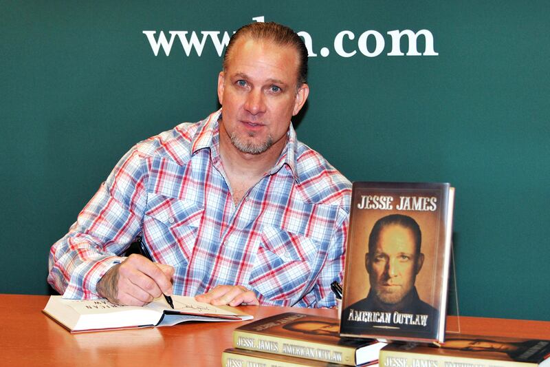 galleries/2012/07/03/tom-cruise-john-edwards-russell-brand-and-other-suddenly-eligible-bachelors-photos/bad-bachelors-jesse-james_cctdsg