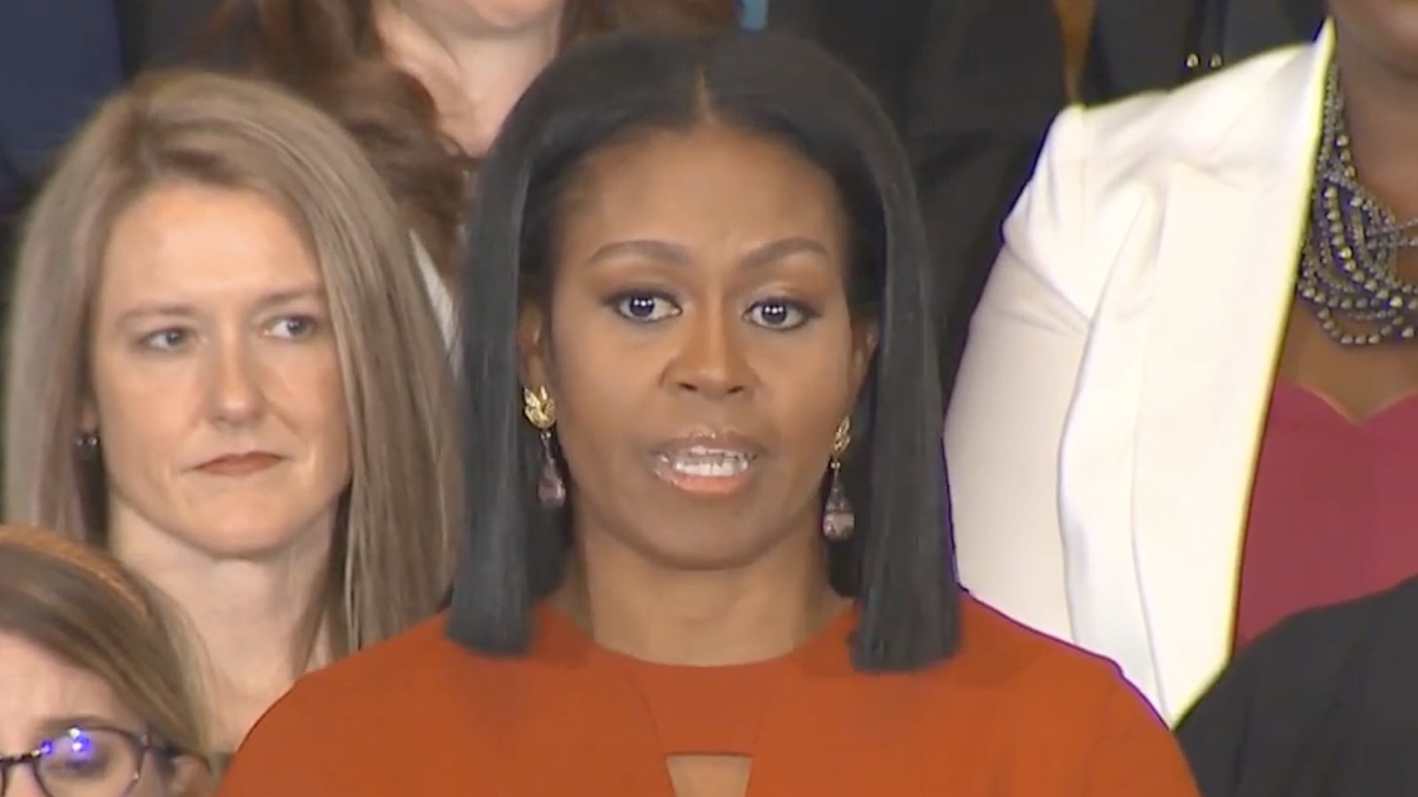 cheats/2017/01/06/first-lady-michelle-obama-in-final-address-don-t-be-afraid/170106-flotus-final-speech-cheat_ltgyt4