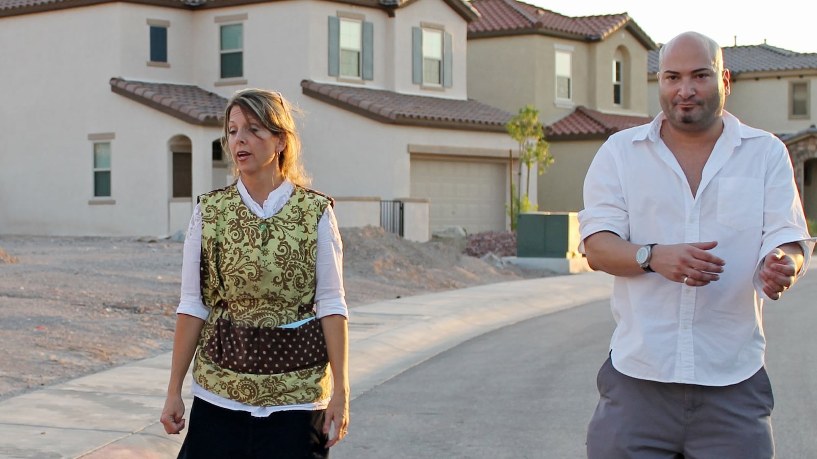 Marissa Zdazinsky, a.k.a "Big Juicy," and Angela Kuncaitis, an ultra-conservative and religious mom of six, trade lives for two weeks on the Season 6 premiere of "Wife Swap."