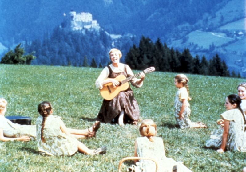 galleries/2010/11/17/the-30-biggest-books-to-movies/movies-from-books---the-sound-of-music_nuthmw