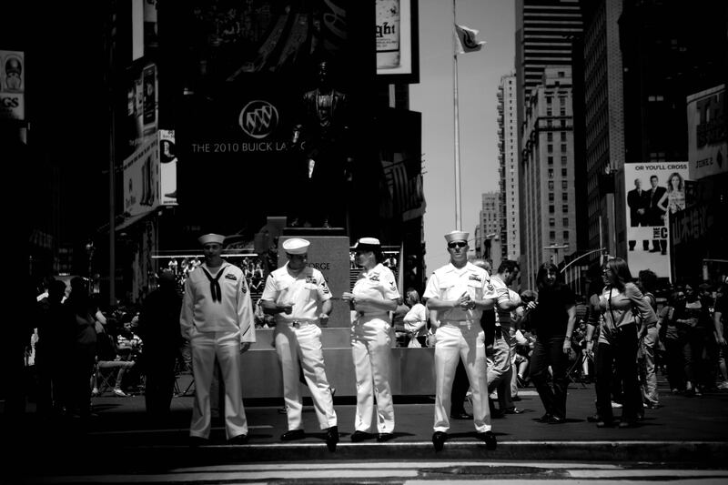 galleries/2013/04/13/say-it-ain-t-so-sequester-why-we-love-new-york-s-fleet-week-photos/130412-fleet-week2_vxvifl