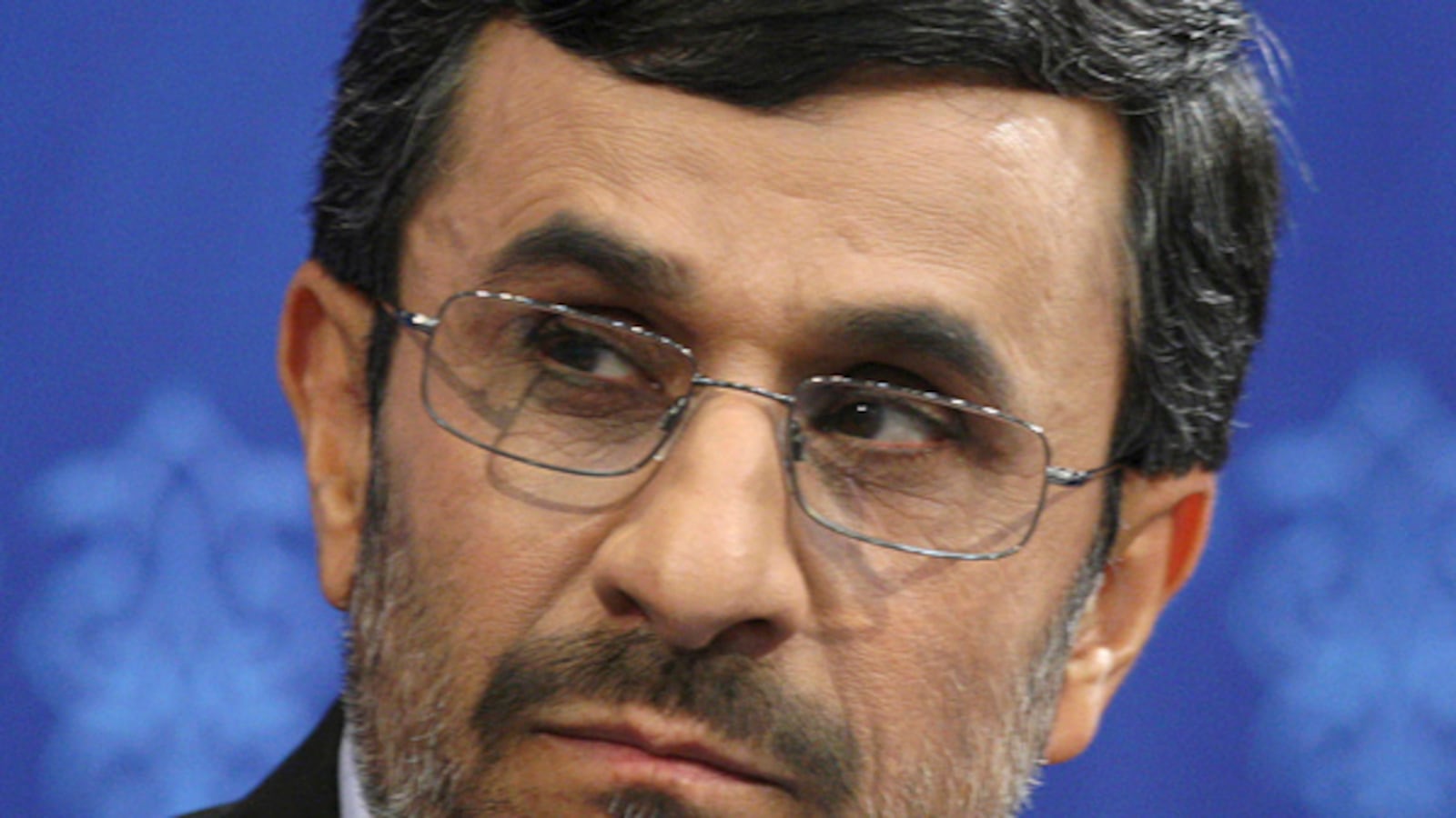 cheats/2011/06/27/iran-to-blast-monkey-into-space/mahmoud-ahmadinejad-cheat_tkwxeo