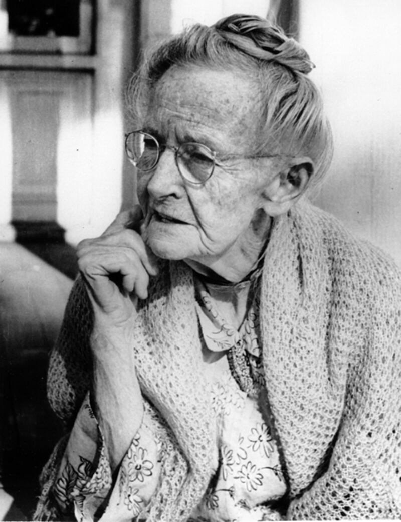 galleries/2012/04/07/grandma-moses-robert-moses-and-famous-people-named-moses-photos/moses-namesakes-grandma-moses_jgskcx
