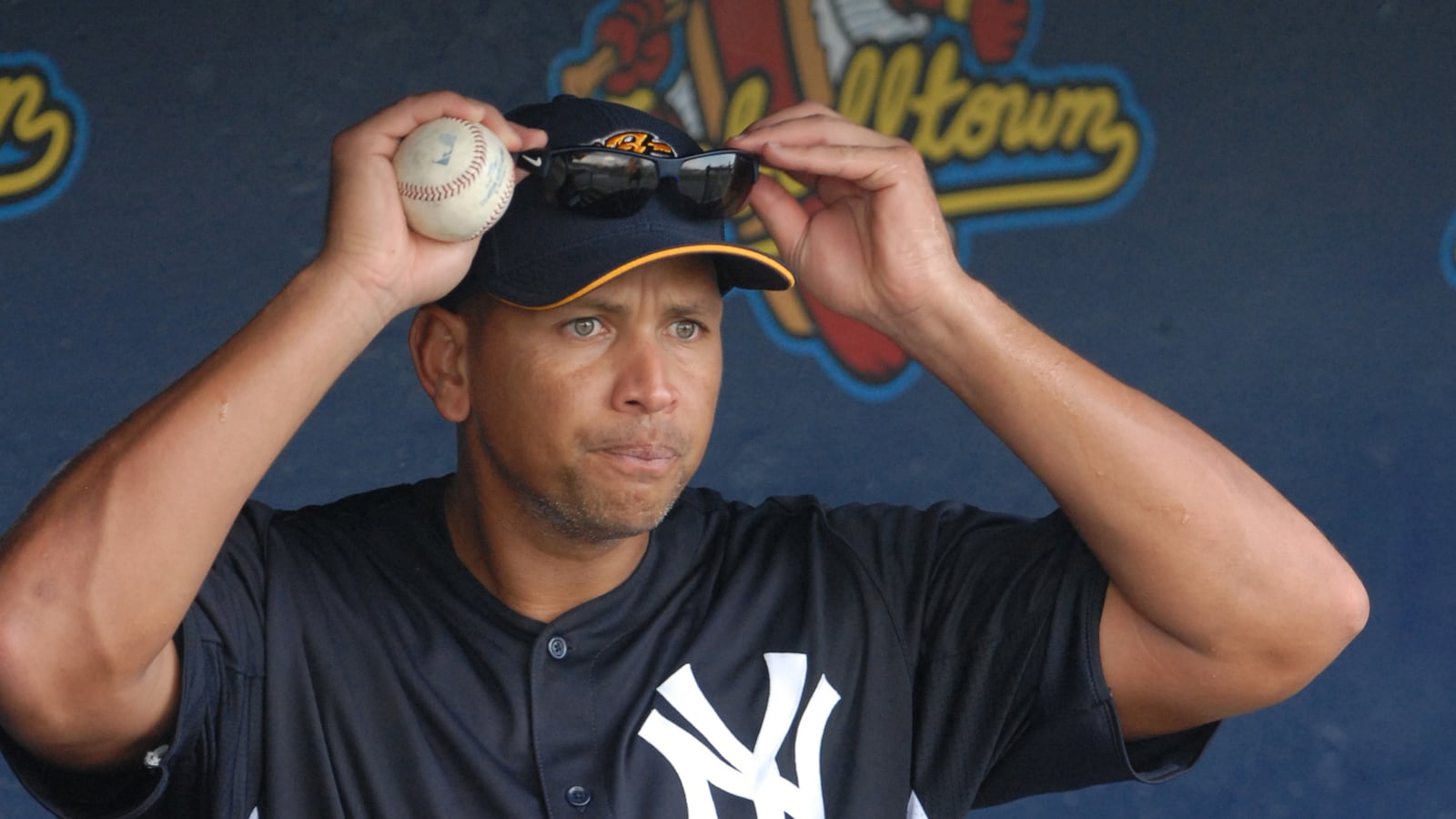 cheats/2013/07/24/lifetime-ban-for-a-rod/130724-Alex-Rodriguez-cheat_kdyaaq