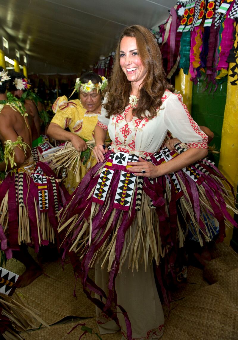 galleries/2012/09/22/the-best-of-prince-william-kate-s-jubilee-south-pacific-visit-photos/will-kate-tour-2_cstmvj