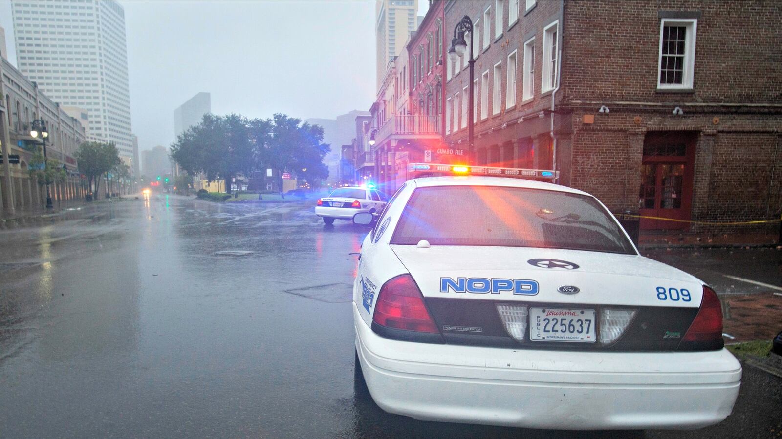 cheats/2016/09/08/blue-lives-matter-law-used-for-first-time-in-new-orleans/160908-nola-police-cheat_cs8p68