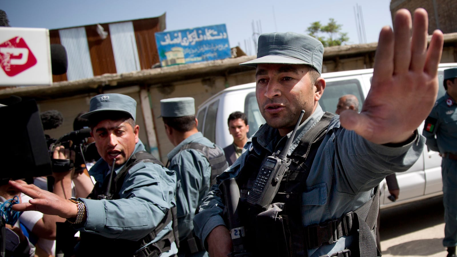 cheats/2013/05/16/suicide-bomber-aimed-at-u-s-advisers/130516-kabul-bombing-attack-cheat_hw9ls7