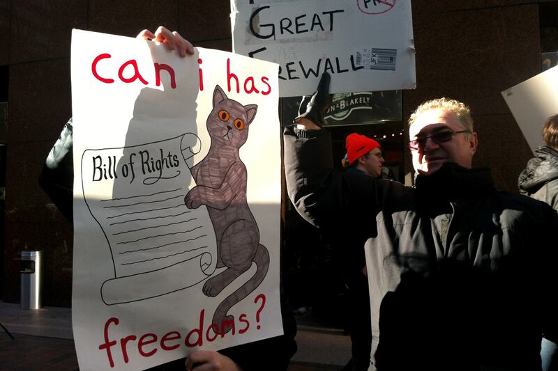 galleries/2012/01/18/anti-piracy-protest-photos/sopa-protest-4229_etzhmg