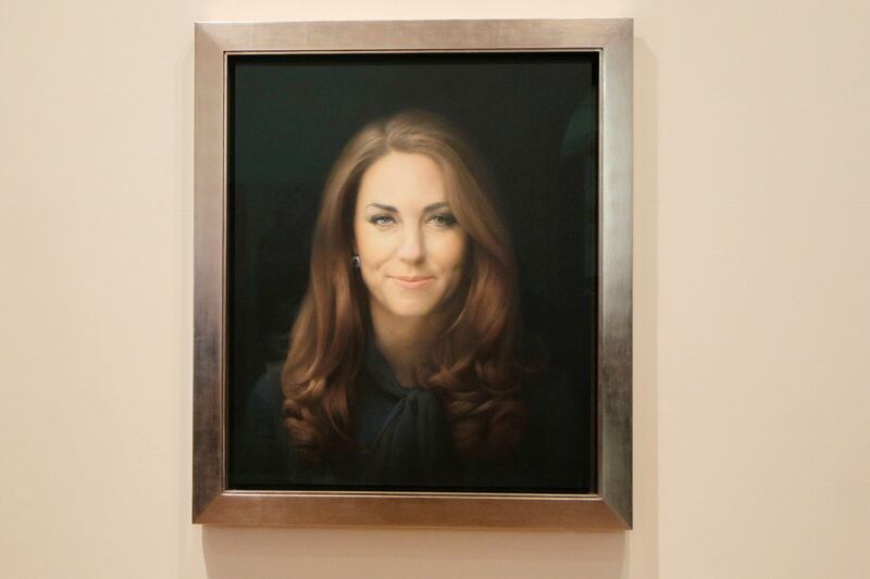 galleries/2013/01/12/kate-middleton-and-more-questionable-official-portraits/portraits-kate2560_tlbbqo