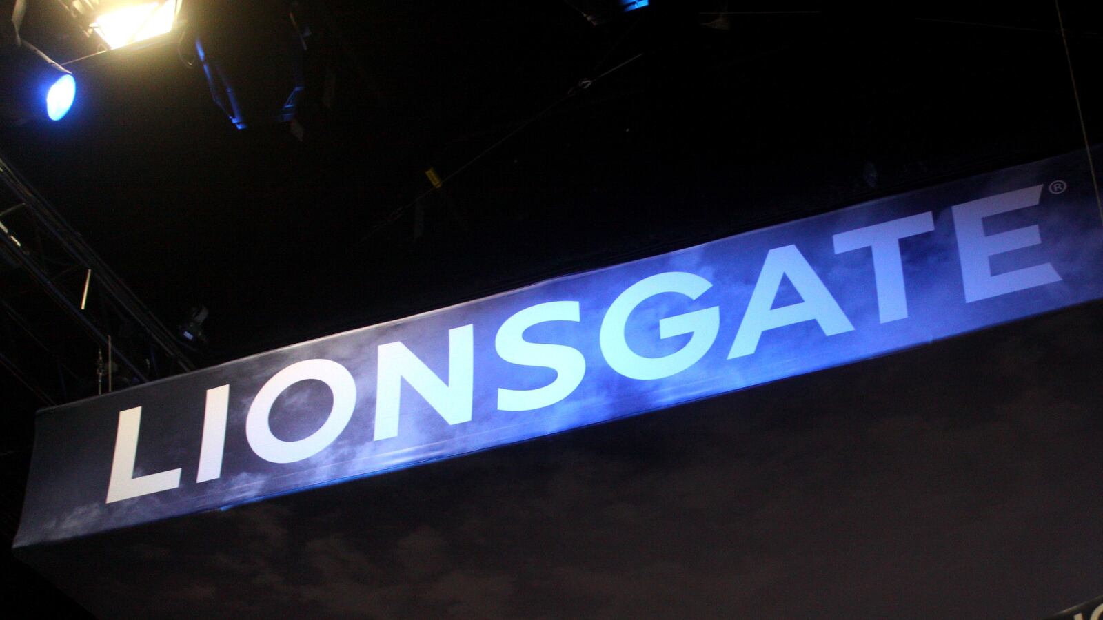 4096px-Lionsgate_booth__7584116884_re69fs