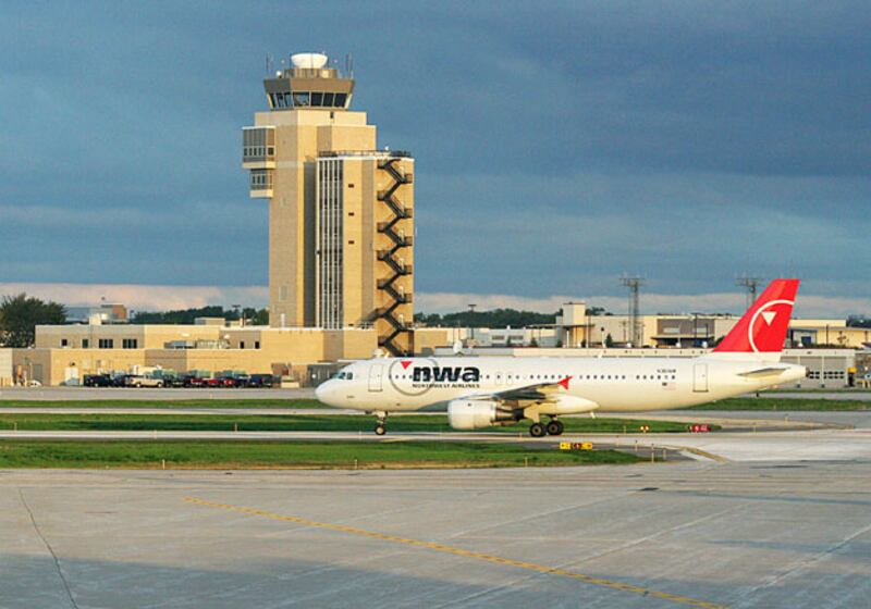 galleries/2009/11/19/america-s-airports-ranked-from-first-to-worst/airports---12-minneapolis-saint-paul-international-airport_qqetas