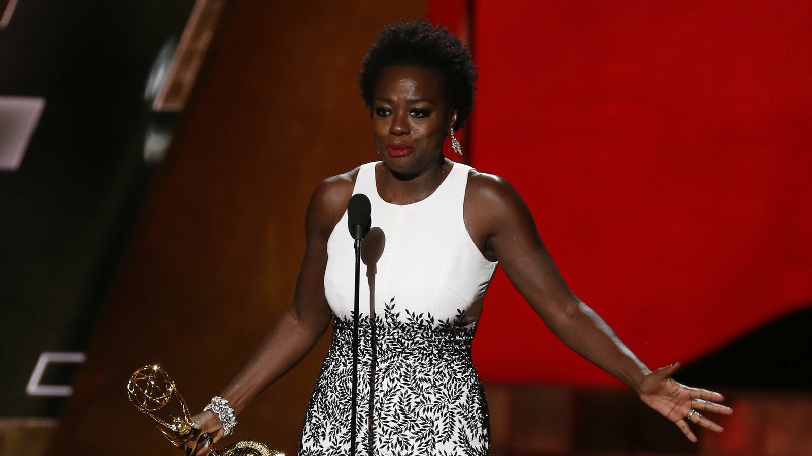cheats/2015/09/20/veep-transparent-win-big-at-emmys/150920-viola-davis-emmys-cheat_mprcvx