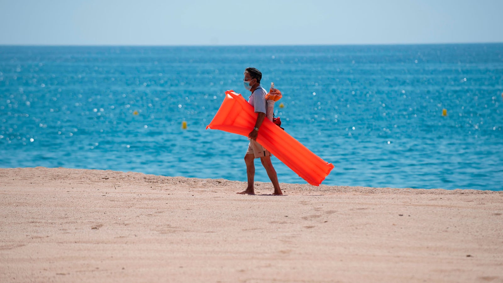 210904-hot-vax-summer-hero_l3piff