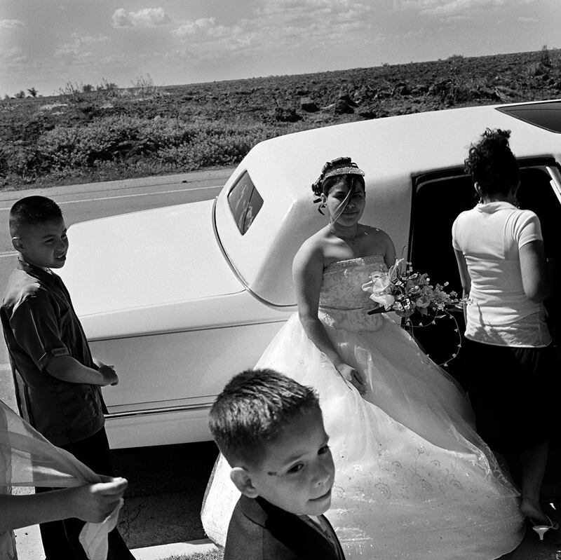 galleries/2012/06/16/california-s-perilous-acres-food-hunger-business-migrants-photos/17-valleyofshadowsanddreams-_kenlight_017_wjsqe1