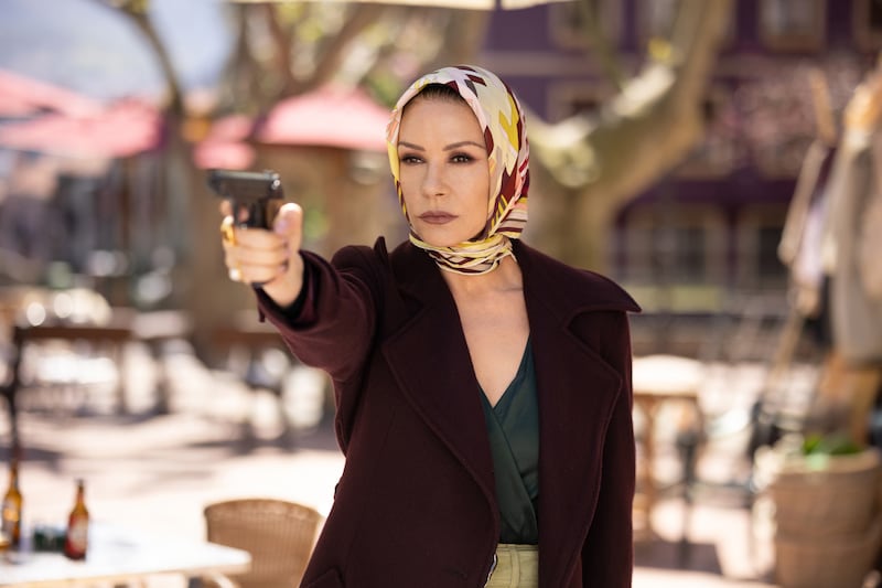 Catherine Zeta-Jones as Jackie Price.