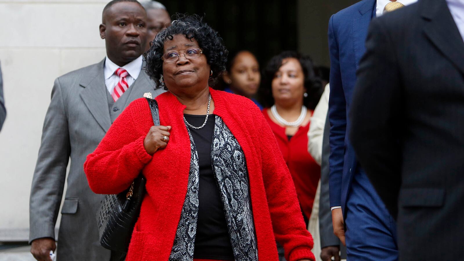 articles/2016/12/05/the-tragic-walter-scott-case-another-black-man-shot-another-cop-walks-for-now/161205-taylor-slager-tease2_cik0yo