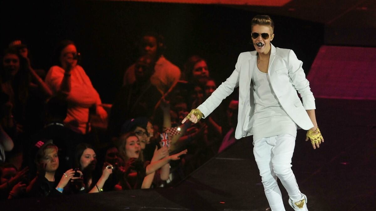 cheats/2013/03/11/bieber-cancels-portugal-concert/bieber-seats-cheat_hsz7z0