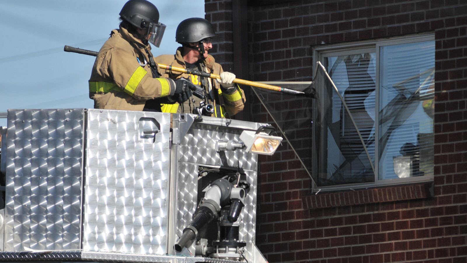 cheats/2012/07/21/police-to-detonate-booby-traps/co-shooter-apartment-cheat_jfiwmn