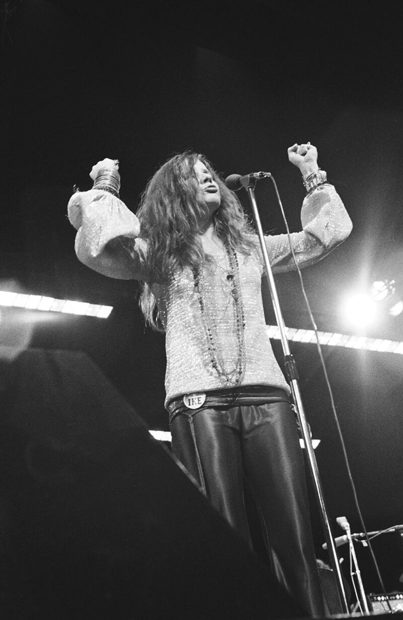 galleries/2014/11/08/janis-joplin-on-the-road-photos/141106-janis-joplin-9_yzp8mi