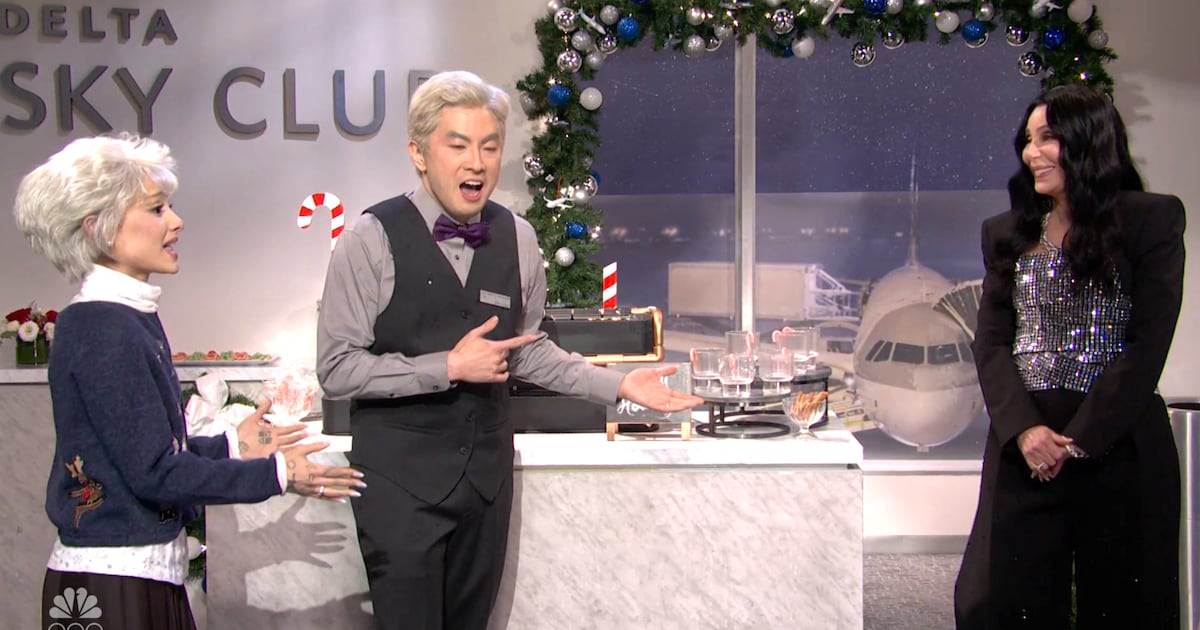 ‘SNL’ Star Gets Tearful Sendoff From Cher and Ariana Grande