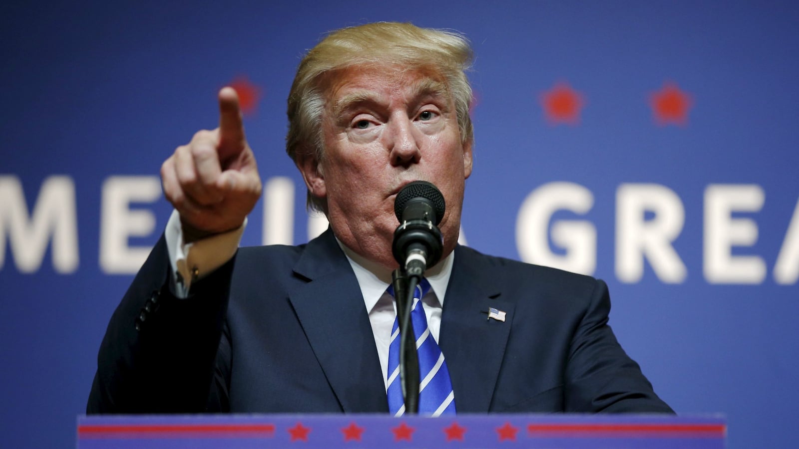 cheats/2015/08/15/fox-calls-trump-a-conspiracy-theorist/150815-trump-cheat_vamk14