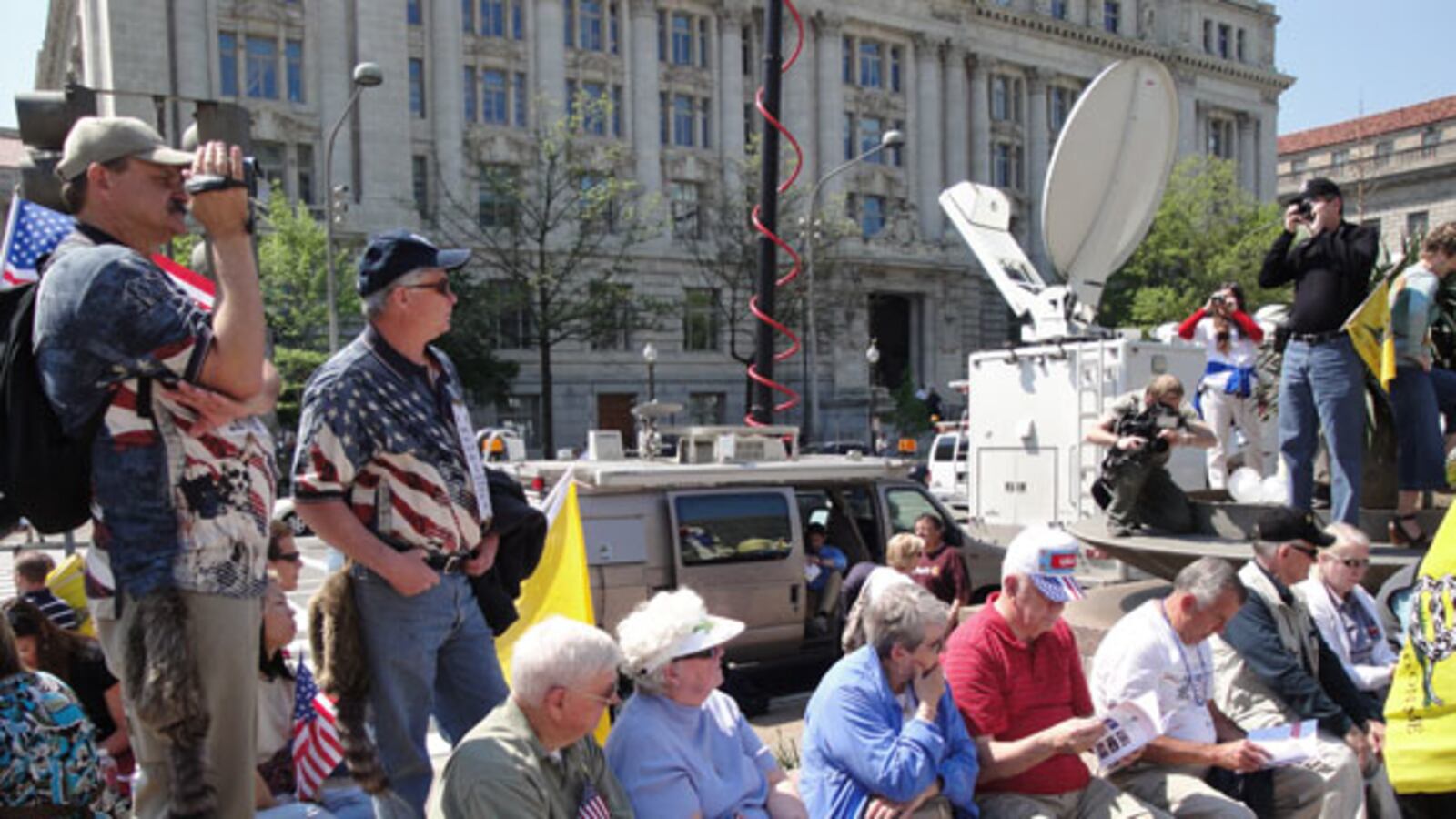 galleries/2010/04/15/dispatches-from-the-tea-party-express/sarlin-tea-party-1_edrqso