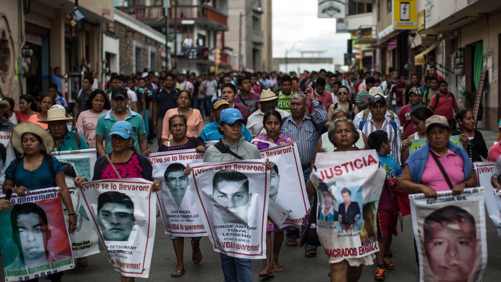 articles/2015/09/17/the-disappeared-43-report-exposes-mexico-s-student-murder-cover-up/150917-mcgahan-mexico-tease_wmdfbr