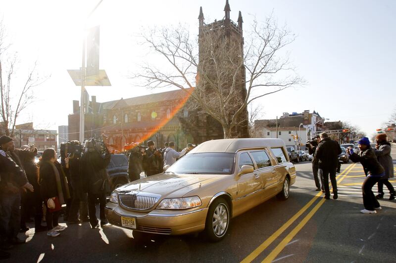 galleries/2012/02/18/whitney-houston-s-funeral-photos/whitney-houston-funeral-hearse_bkduoi