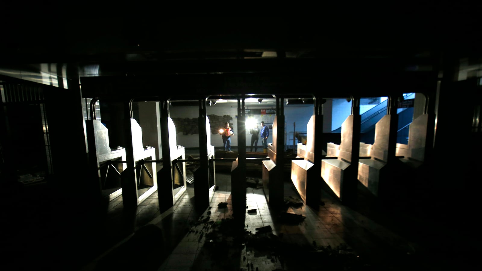 2012-10-31T120000Z_1801364302_GM1E8B10L3U01_RTRMADP_3_STORM-SANDY-HURRICANE_owly2z