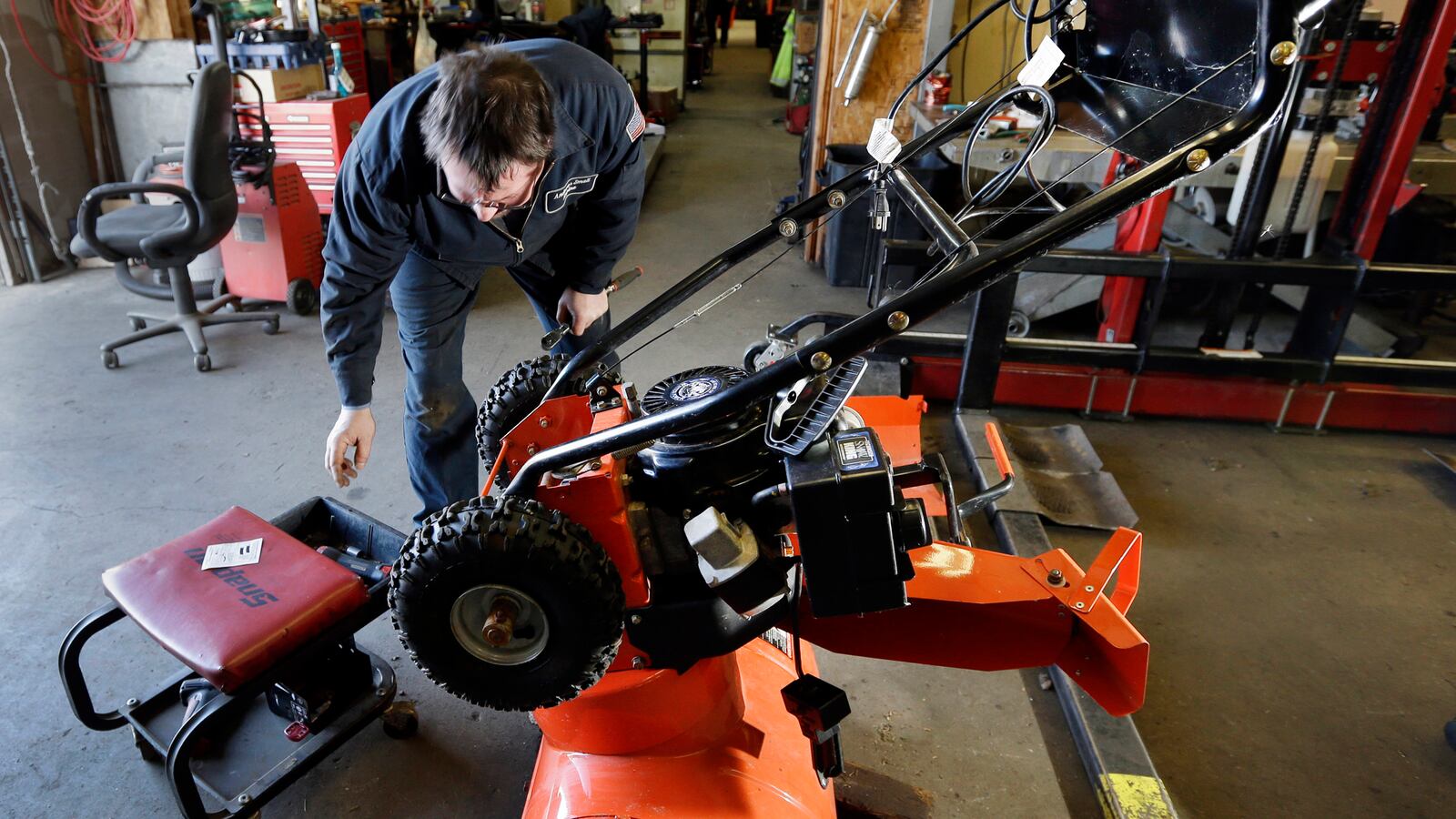 cheats/2013/02/08/northeast-readies-for-major-snow/130208-blizzard-warning-ne-cheat_hekdnq