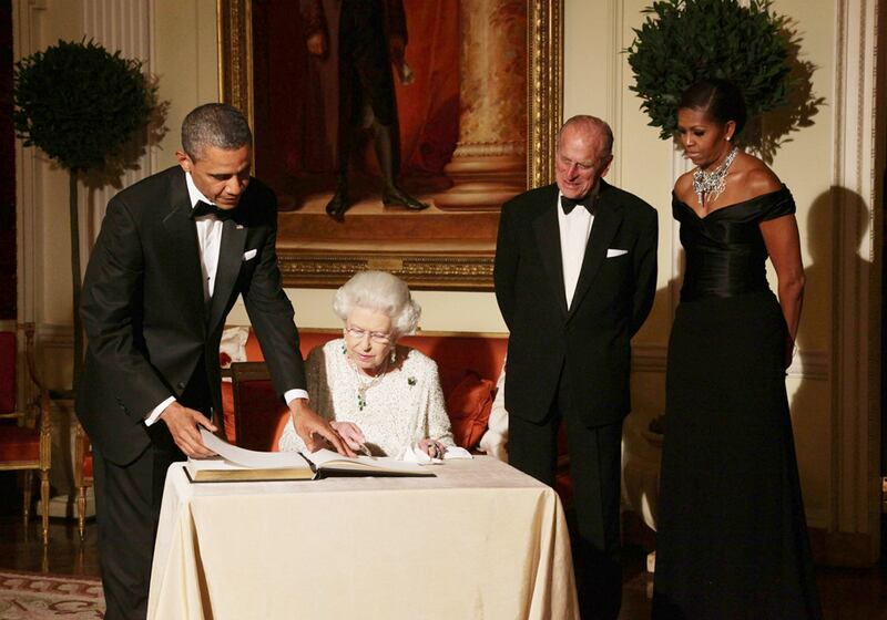 galleries/2011/05/27/awkward-obama-family-photos/awkward-obama-photos-2_sbanvt