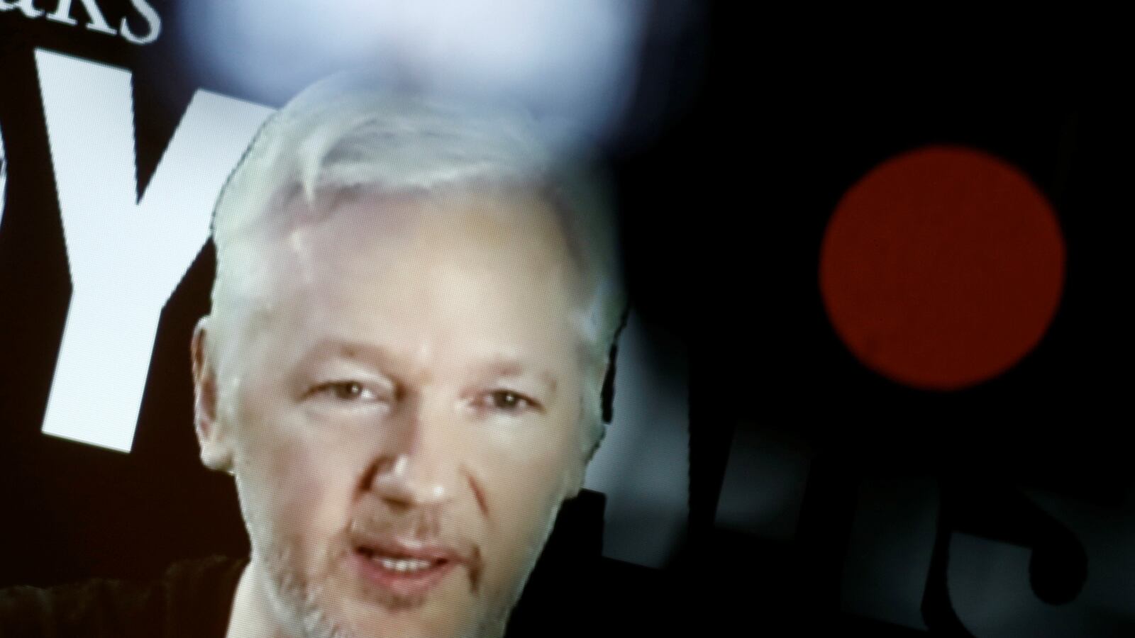 cheats/2016/11/08/assange-denies-trying-to-influence-2016/161108-julian-assange-cheat_i8p53g